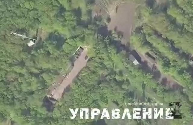 Bộ Quốc phòng Nga cho biết, kết quả của cuộc tấn công đã phá hủy hai ăng-ten liên lạc, một trung tâm liên lạc di động và năm phương tiện đã bị phá hủy; ít nhất có 25 binh sĩ Ukraine đã thiệt mạng tại sở chỉ huy. Ngoài ra còn có báo cáo rằng, đơn vị thông tin bên cạnh sở chỉ huy đã thiệt hại 40 người. (Ảnh mục tiêu trước cuộc tấn công được chụp bởi UAV trinh sát của Nga).