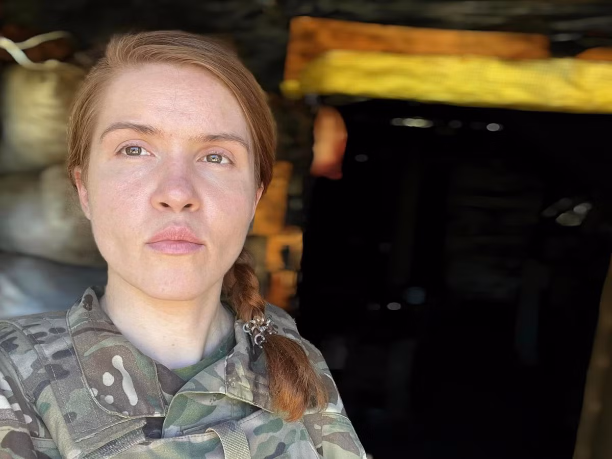 Đại biểu quốc hội Ukraine, bà Maryana Bezuglaya là một trong những người tích cực bình luận về sự tiến quân của RFAF: “Bạn có biết tại sao người Nga lại tiến nhanh như vậy ở vùng Sumy không? Vì các tướng lĩnh của chúng tôi và chính quyền địa phương, đã không có sự chuẩn bị cho việc phòng thủ”.