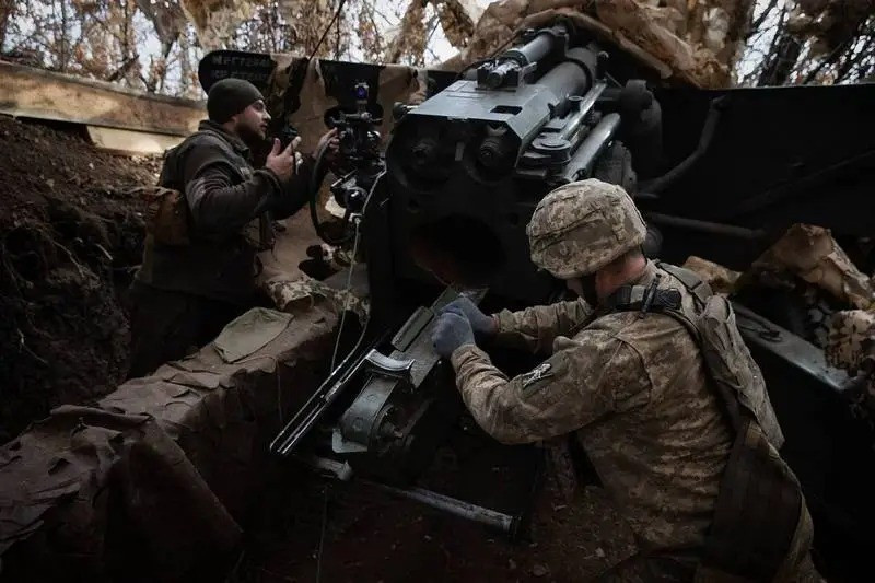 Hoạt động bảo đảm hậu cần cho Pokrovsk và khu vực phía tây Donetsk (do Ukraine kiểm soát), trước đây phụ thuộc vào vận tải đường sắt; nhưng giờ không thể hoạt động, do bị Nga ném bom. Tuyến đường tiếp tế mới không chỉ kém hiệu quả mà còn liên tục bị hỏa lực Nga chặn lại.