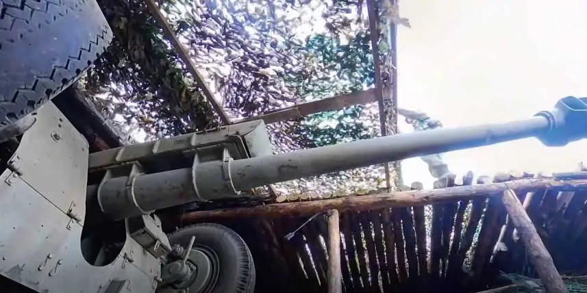 Chuyên gia Marochko cho rằng, việc quân Nga chiếm được Popiv Yar, sẽ giúp họ chuẩn bị tấn công cả Konstantinovka và Pokrovsk. "Bởi vì, khi tiến về phía bắc, RFAF đã bao phủ một phạm vi rộng lớn các nhóm quân Ukraine đang ở trong các khu định cư này", Marochko nói rõ .