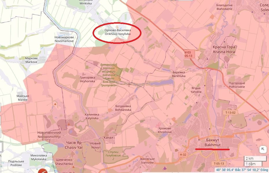 Xa hơn về phía nam, một thành công khác của RFAF, khi ngôi làng Orikhovo-Vasylivka, nơi AFU đã giữ vững phòng tuyến từ năm 2023 khi họ rút lui khỏi Bakhmut, đã thất thủ. Sau khi RFAF kiểm soát Minkivka, đã phát triển dọc theo quốc lộ M-03, chiếm được Privolye.
