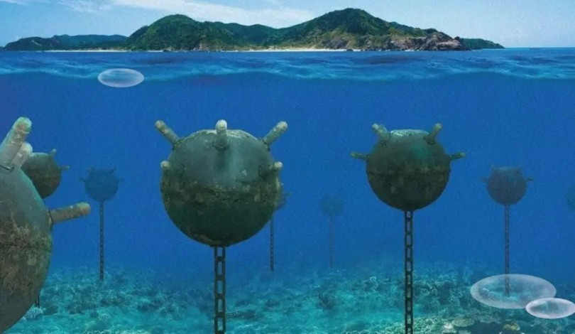 Như chính các nhà phân tích đã chỉ ra, vấn đề chính là nguy cơ cao về việc Iran rải thủy lôi ở eo biển. Nếu Iran thực sự rải thủy lôi, việc thông tắc eo biển sẽ trở nên rất khó khăn. Cần có tàu quét thủy lôi với số lượng lớn, và chiến dịch này, sẽ phải chịu sự đe dọa của các cuộc tấn công bằng tên lửa và UAV của Iran.