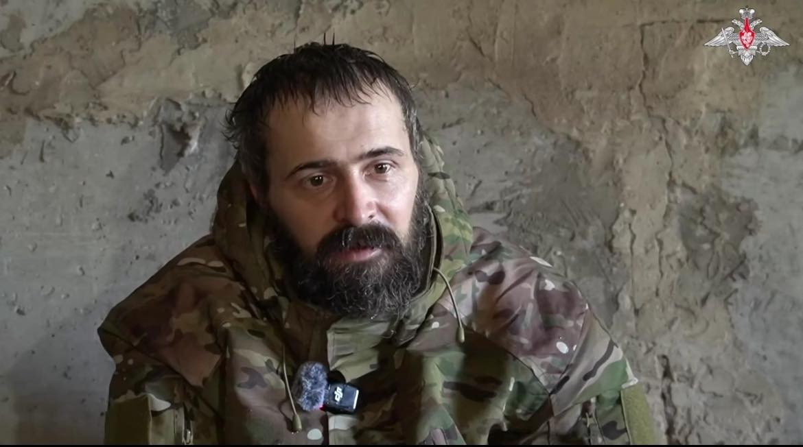 Các tù binh khai rằng, họ không còn lương thực hay đạn dược, và cấp trên đã cắt đứt liên lạc với đơn vị của họ. Một tù binh Ukraine nói: "Ngôi nhà tôi trú ẩn đã bị pháo binh và UAV FPV phá hủy. Tôi quyết định đầu hàng". Một tù binh khác nói: "Có rất nhiều người bị thương, không có sơ tán. Đã không có thay quân trong hai tháng rưỡi".