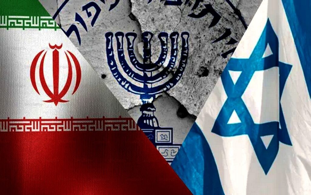 Còn thời cơ để Mỹ và Israel phát động cuộc chiến vào Iran, theo tờ The New York Times (NYT) của Mỹ, cuộc chiến ở Iran thực chất bắt đầu do một thất bại nghiêm trọng của cơ quan tình báo Mossad của Israel. Tờ báo này lưu ý rằng, Mossad đã dựa vào một cuộc nổi dậy nội bộ ở Iran, điều này đã chứng tỏ là một sai lầm chết người.