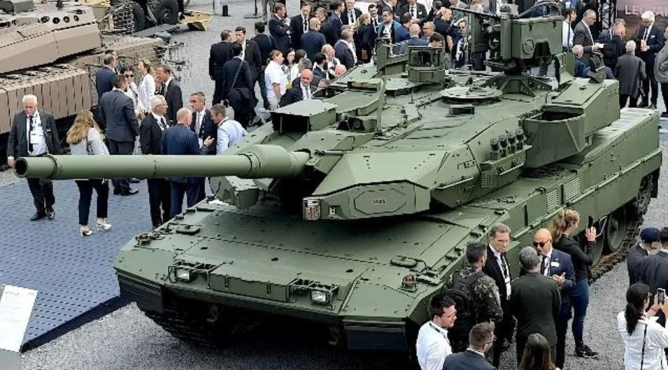 Phiên bản nâng cấp mới nhất của Leopard 2 là Leopard 2A8 có giá hơn 30 triệu USD. Ngoài ra Đức đã tân trang lại xe tăng Leopard 2A4 và cung cấp cho Ukraine, nhưng khả năng chiến đấu thực tế của nó chỉ tương đương với mẫu xe tăng T-72B3 đời đầu của Nga.
