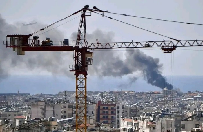 Cuộc phản công chiến thuật của Tehran đã áp dụng một phương pháp mới, chính xác, xuyên thủng hệ thống phòng không "Vòm Sắt" nổi tiếng của Israel. Thay vì đối đầu trực tiếp, họ nhắm mục tiêu vào các cơ sở hạ tầng trọng yếu, như trạm biến áp Tel Aviv và nhà máy khử muối Haifa.