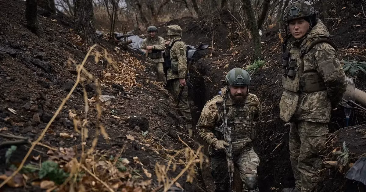 Về tình hình hiện tại ở tiền tuyến, ngoại trừ khu vực “mấu lồi Dobropilya” ở phía bắc thành phố Pokrovsk, nơi Tổng Tư lệnh AFU thường xuyên báo cáo “tin tốt” mỗi ngày, thì tình hình ở Pokrovsk, Mirnohrad, Kupyansk, Novopavlivka (biên giới giữa Donetsk và Dnipro), Lyman (bắc Donetsk) và Konstantinovka đều rất khó khăn.