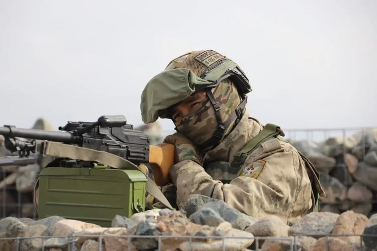 Bây giờ, lực lượng đồn trú của AFU tại Seversk phải chuẩn bị tinh thần, khi quân Nga sẽ tấn công thành phố từ nhiều phía cùng một lúc. Tuy nhiên, AFU sẽ khó có thể chuẩn bị phòng ngự tốt ở Siversk, vì RFAF đang duy trì việc kiểm soát hỏa lực trên các tuyến đường tiếp tế của quân Ukraine và ngăn họ củng cố phòng thủ.