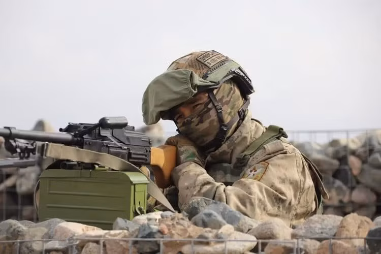 Bây giờ, lực lượng đồn trú của AFU tại Seversk phải chuẩn bị tinh thần, khi quân Nga sẽ tấn công thành phố từ nhiều phía cùng một lúc. Tuy nhiên, AFU sẽ khó có thể chuẩn bị phòng ngự tốt ở Siversk, vì RFAF đang duy trì việc kiểm soát hỏa lực trên các tuyến đường tiếp tế của quân Ukraine và ngăn họ củng cố phòng thủ.