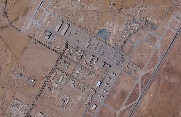 Tên lửa thứ ba chệch hướng về phía tây và rơi xuống cuối đường băng. Đây là một vị trí khó lường hơn nữa, vì khó xác định liệu có máy bay nào đỗ ở đó hay không? Nhưng người Iran thực sự may mắn trong cuộc tấn công, vì một chiếc E-3G “tình cờ” đang ở đó.