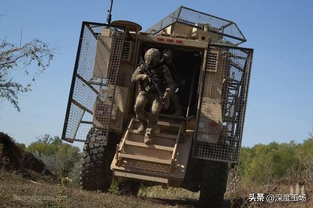 Một khi AFU buộc phải sử dụng một vài con đường đất đầy bùn lầy, họ sẽ rơi vào bẫy tử thần của RFAF. AFU càng đưa nhiều quân tiếp viện, vũ khí và đạn dược, thì khả năng họ bị tiêu diệt và bị pháo binh và UAV FPV của Nga trên đường càng cao. RFAF cũng đã công bố video ghi lại hoạt động kiểm soát giao thông trên tuyến đường này, khi có ít nhất 20-30 xe bọc thép và xe tải của Ukraine bị phá hủy.