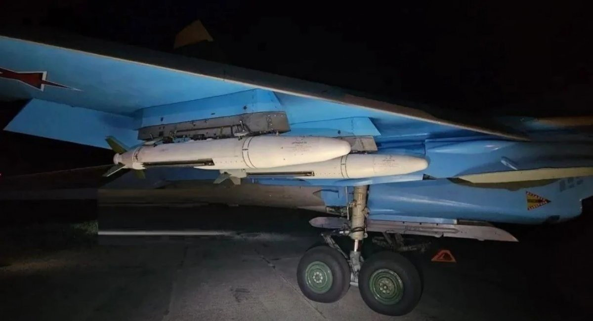 Ngay từ tháng 3/2024, lực lượng không quân chiến thuật Nga đã bắt đầu sử dụng bom lượn UMPB D-30SN trong các cuộc tấn công vào các mục tiêu trên chiến trường Ukraine. Một trong những lần sử dụng bom lượn đầu tiên của RFAF được ghi nhận là vào ngày 10/3/2024 gần Myrnohrad, và kể từ đó, các mục tiêu của loại bom này luôn là khu vực đô thị.