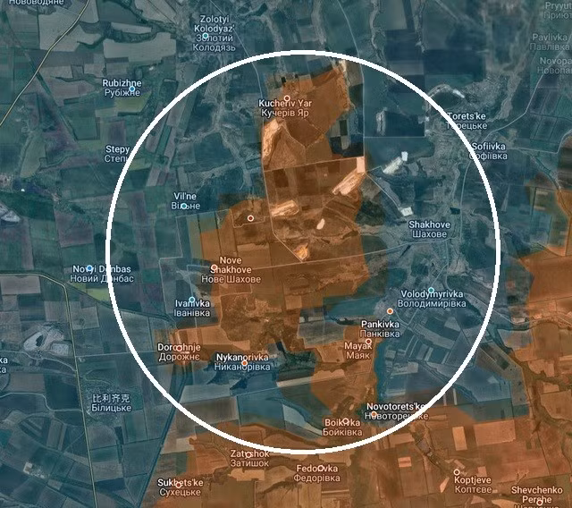 Đồng thời, RFAF đang tiến về phía bắc thành phố gần Dobropillia, nơi lực lượng cơ động của AFU không thể ổn định tình hình. Đây rõ ràng là ​​một chiến dịch quân sự được Bộ Tổng tham mưu RFAF lên kế hoạch kỹ lưỡng và thực hiện khéo léo nhằm phá hủy một cứ điểm lớn và kiên cố của đối phương. (nguồn ảnh Military Review, Rvvoenkory, Kyiv Post, TASS).