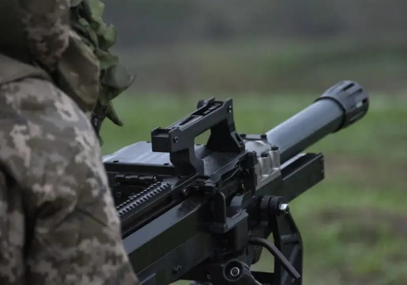 Một trong những cải cách chính về chiến thuật của RFAF, theo các tác giả The Bazaar of War, chính là mở rộng quyền tự chủ về hỏa lực và cơ động xuống cấp tiểu đoàn và thấp hơn. Các nhóm tác chiến giờ đây của RFAF, có thể được thành lập trực tiếp "trên chiến trường", mà không cần ra lệnh từ trên xuống.