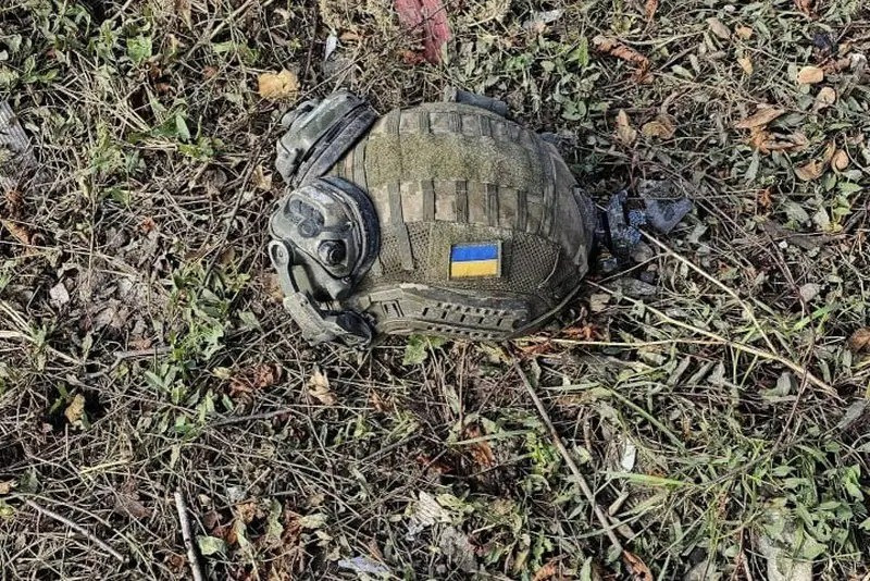 Do đó, quân đồn trú Ukraine tại Petrovka, Katerinovka và làng Kleban-Byk về cơ bản đã bị bao vây; nếu họ không tự rút, họ sẽ phải đối mặt với việc bị tiêu diệt, hoặc bị bắt làm tù binh. Nhưng họ sẽ không nhận được lệnh rút lui của cấp trên, nếu họ tự ý rút lui, họ sẽ phải đối mặt với tòa án binh.