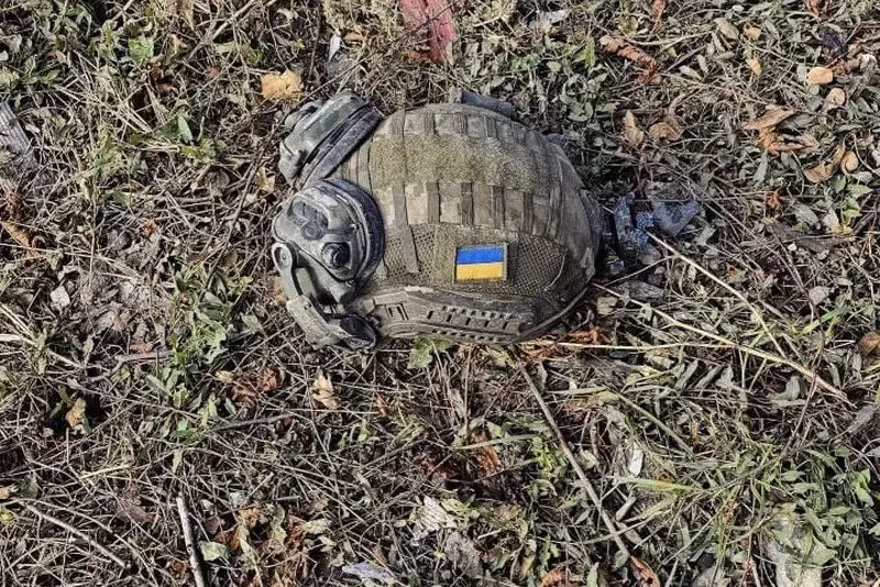 Do đó, quân đồn trú Ukraine tại Petrovka, Katerinovka và làng Kleban-Byk về cơ bản đã bị bao vây; nếu họ không tự rút, họ sẽ phải đối mặt với việc bị tiêu diệt, hoặc bị bắt làm tù binh. Nhưng họ sẽ không nhận được lệnh rút lui của cấp trên, nếu họ tự ý rút lui, họ sẽ phải đối mặt với tòa án binh.