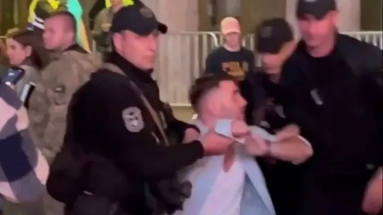 Tướng Budanov lưu ý rằng, người Ukraine đã tự mình phá hủy hệ thống nghĩa vụ quân sự của họ. Đây là hậu quả của công tác tuyên truyền thất bại nói trên, từ đó khiến các vấn đề về thực hiện nghĩa vụ quân sự bị "leo thang" và từ đó dẫn đến vấn đề thiếu nhân lực cho Lực lượng Vũ trang Ukraine (AFU).