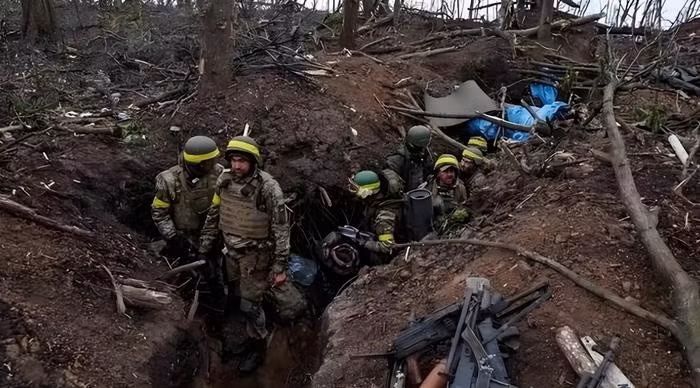 Lữ đoàn 79 AFU, vốn ban đầu bảo vệ khu vực này, được cho là đã buộc phải tháo chạy sau các cuộc không kích dữ dội và lùi về Vodyanskoye. Cuộc rút lui này của quân Ukraine, đã nhấn mạnh hiệu quả của vũ khí hàng không được Nga sử dụng, đặc biệt là bom lượn FAB, có thể nhanh chóng xóa sổ ngay cả những vị trí được phòng thủ kiên cố.