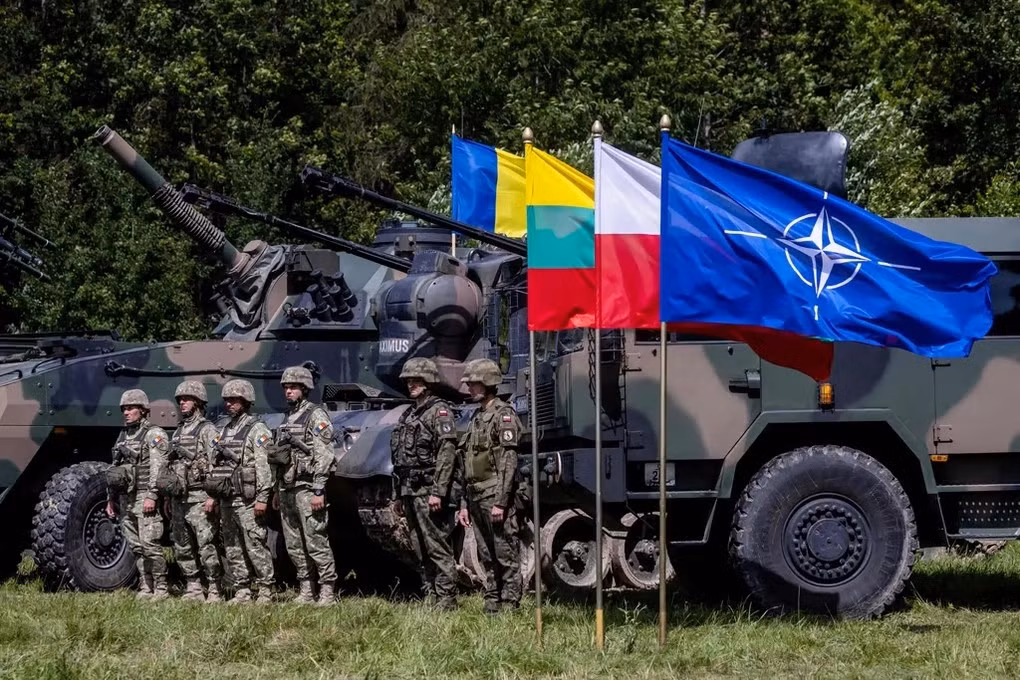 Phương Tây đề xuất triển khai lực lượng "gìn giữ hòa bình" ít nhất 20.000 người tại Ukraine; tối đa có thể lên tới 50.000 người. Pháp dự kiến ​​sẽ gửi số lượng quân lớn nhất, Đan Mạch đứng thứ hai, Hà Lan đứng thứ ba và Anh đứng thứ tư.