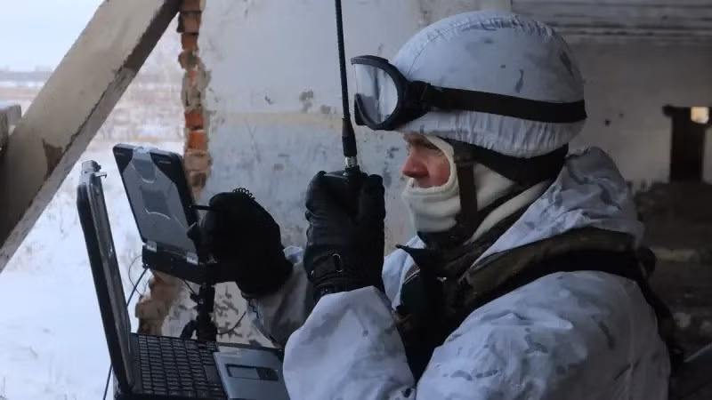 Đến sáng ngày 6/1, tình hình ở khu vực đông bắc Kostiantynivka diễn biến phức tạp, đến mức tàn quân của AFU đóng tại phía đông nam đường Tbilisskaya và trên đường Minskaya bị bao vây từ ba hướng. Chỉ còn một điểm thắt cổ chai rất hẹp để rút lui, nhưng hoàn toàn bị hỏa lực của quân Nga bao trùm.