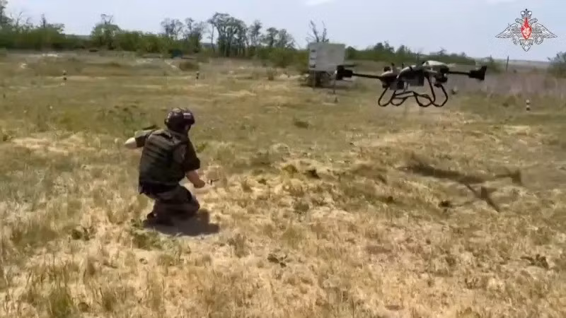 Theo báo cáo chiến đấu của RFAF, sau quá trình tích cực tiến công, một cửa mở rộng 1,5 km, sâu 2 km đã được dọn sạch chỉ trong ba giờ, và đơn vị phòng thủ là Lữ đoàn phòng thủ lãnh thổ 53 của quân đội Ukraine, là đơn vị đầu tiên rút lui, vì không thể chịu đựng được hỏa lực dữ dội của RFAF.