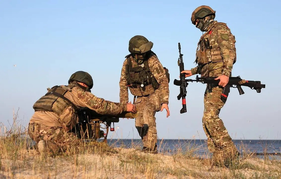 Lãnh đạo AFU cho rằng, không hề có sự xuất hiện quân Nga ở Myrnohrad; họ thậm chí còn không thể xuyên thủng tuyến phòng thủ của AFU ở ngoại ô phía đông và phía nam khu đô thị này. Hơn nữa, kể từ ngày 21/8, AFU đã tái chiếm chín khu định cư ở khu vực “mấu lồi Dobropillia” và tiếp tục thế tiến công.