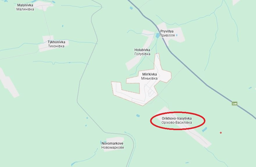 Xa hơn về phía nam, một thành công khác của RFAF, đó là đột phá thành công phòng tuyến Orekhovo-Vasilivka. Nơi này, AFU đã giữ vững từ năm 2023, sau khi phải rút lui khỏi Bakhmut. Quân Nga cũng đã tiến vào Minkivka và tiến dọc theo quốc lộ M-03 (Kharkiv-Rostov-on-Don), chiếm được Pryvillya.