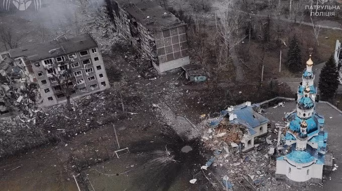 Đây chính là điều gây lo ngại cho chỉ huy AFU hiện nay, vì ngoài các tòa nhà và cứ điểm riêng lẻ, không còn hệ thống phòng thủ có tổ chức nào trong thành phố. Hệ thống phòng thủ dần tan rã thành từng ngôi nhà riêng lẻ, và RFAF cũng không khó để phá hủy.