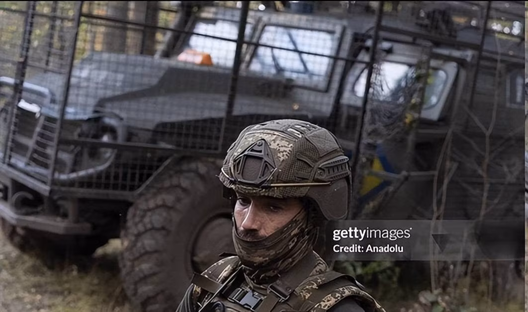 Tác động của cuộc bao vây này vượt xa tấn công một thành phố hay khu vực đơn lẻ. Kupyansk kiểm soát huyết mạch quan trọng của sông Oskil. Nếu để mất nó, quân Nga có thể tiến về phía nam dọc theo cả hai bờ sông, tiến đến Izyum và Lyman.