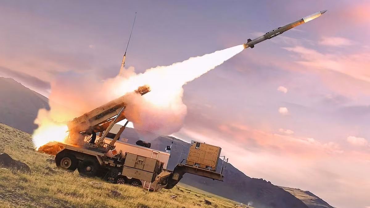 Trang Muchnoy của Ukraine, cho biết lực lượng phòng không của họ đang gặp khó khăn trong việc bổ sung kho tên lửa đánh chặn Patriot, và tình trạng thiếu hụt này có thể kéo dài. Kho tên lửa đánh chặn Patriot của các nước ủng hộ đã gần đạt đến mức nguy hiểm, trong khi Mỹ có năng lực sản xuất hạn chế và không thể nhanh chóng tăng cường, đồng thời còn đối mặt với nguy cơ bị chính quyền Trump cản trở.