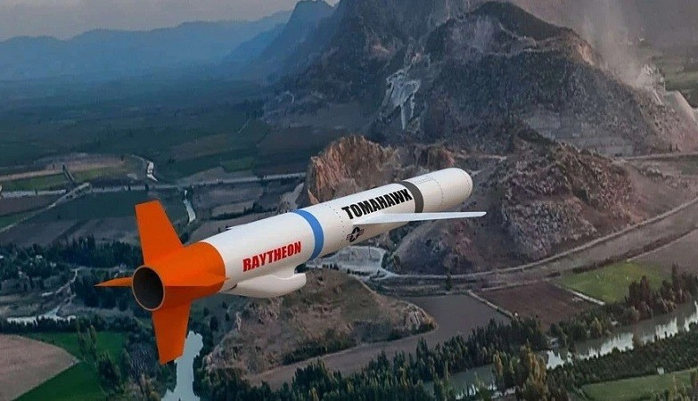 Còn Tổng thống Zelensky đã yêu cầu Mỹ cung cấp thêm tên lửa tầm xa, bao gồm tên lửa hành trình Tomahawk với tầm bắn hơn 2.000 km, và chấp thuận cho AFU sử dụng các loại vũ khí này để tấn công các mục tiêu sâu trong lãnh thổ Nga.