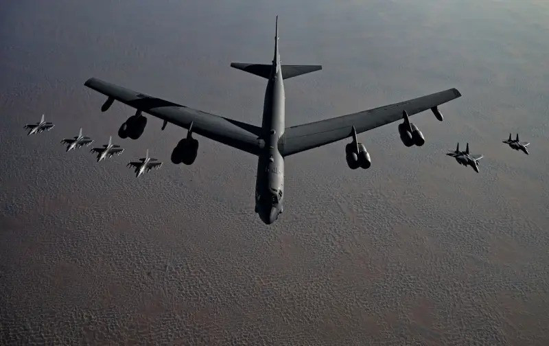 Trước đó, một dự luật cấm Tổng thống Trump tiến hành chiến tranh với Iran, mà không có sự đồng ý của Quốc hội, đã được Thượng nghị sĩ đảng Dân chủ Tim Kaine đưa ra. Những dự luật như vậy nên được xem xét khá nhanh chóng, nhưng kết quả thì khó có thể dự đoán được.