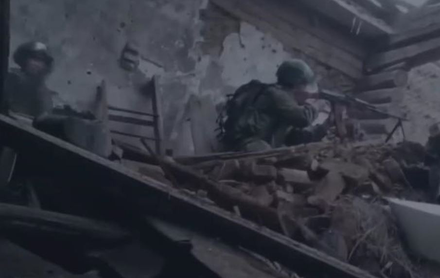 Bài học này hàm ý rằng hoạt động trinh sát của quân đội Nga trước khi quân Triều Tiên tấn công là chưa đủ. Hơn nữa, RFAF đáng lẽ phải chịu trách nhiệm yểm trợ hỏa lực cho quân Triều Tiên, nhưng hỏa lực pháo binh của RFAF đã không hiệp đồng chặt chẽ với hành động của quân Triều Tiên, dẫn đến việc không thể chế áp được pháo binh Ukraine tại Guevo, gây ra thương vong không đáng có cho quân Triều Tiên. (nguồn ảnh KCNA, TASS, Ukrinform).