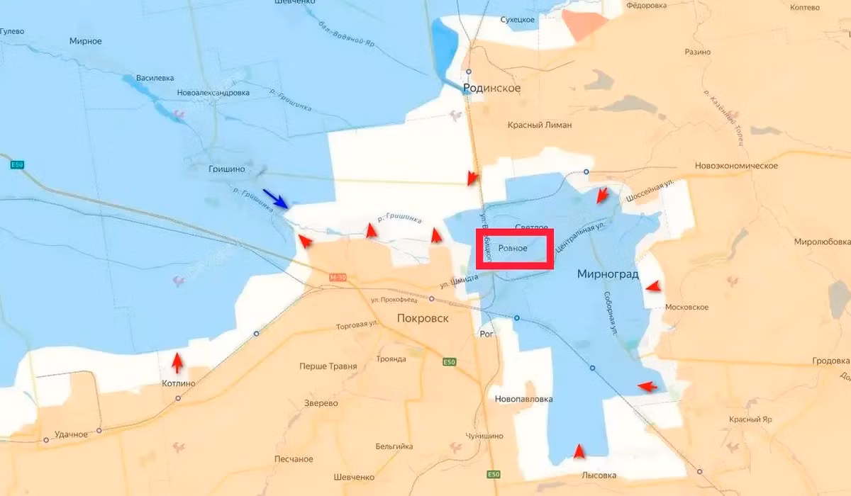 Trang Military Review của Nga cho biết, Quân đội Nga (RFAF) vào chiều ngày 4/11, đã tiến vào Rivne, một ngôi làng nhỏ gần Pokrovsk, chỉ cách Myrnohrad một cây số rưỡi, nơi hiện gần như bị quân Nga bao vây hoàn toàn.