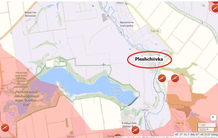 Trên thực địa, gần đây RFAF đã có những hoạt động tác chiến đáng kể ở khu vực Konstantinivka. Sau một thời gian chuẩn bị, quân Nga đã vượt sông Krivoy Toretsky, chọc thủng hệ thống phòng thủ của Ukraine ở bờ tây và chiếm làng Pleshchiivka.