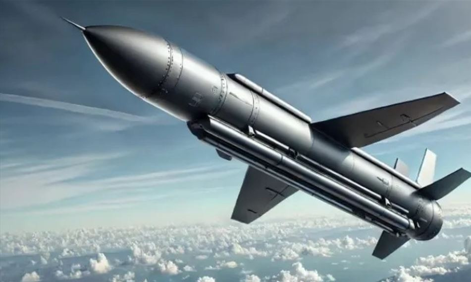 Về viện trợ quân sự của phương Tây cho Ukraine, theo tờ Wall Street Journal, Mỹ sẽ chuyển 3.350 tên lửa tấn công tầm xa (ERAM) phóng từ trên không cho Ukraine, việc giao hàng dự kiến sẽ bắt đầu trong vòng vài tuần. Những tên lửa hành trình giá rẻ này được cho là có tầm bắn lên tới 400 km, độ lệch mục tiêu (CEP) dưới 10 mét và đầu đạn nặng khoảng 227 kg.