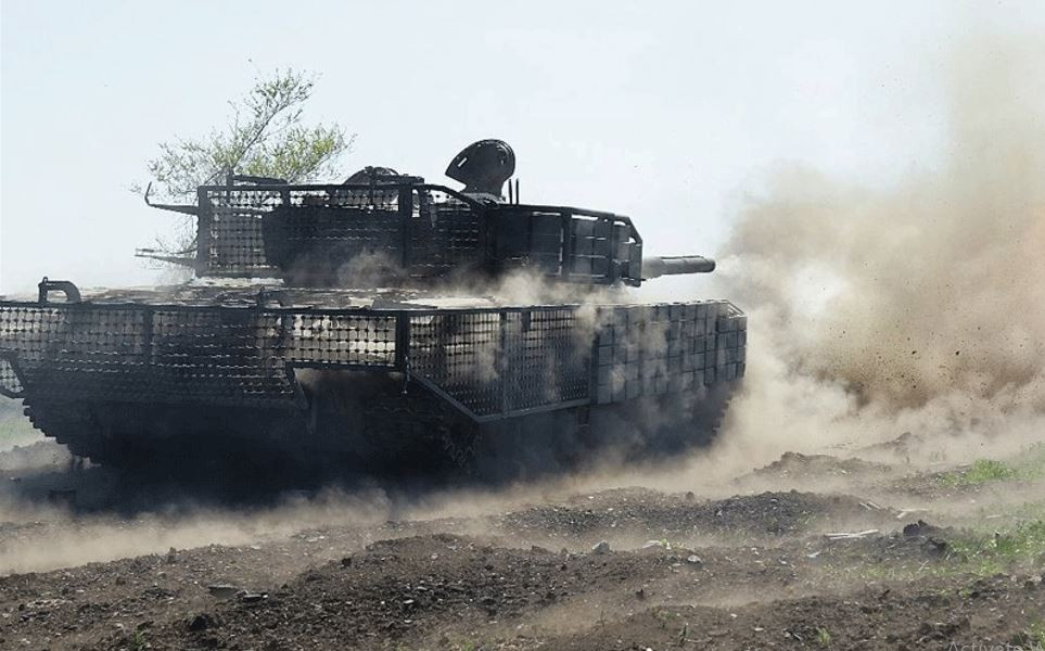 Trên thực tế, chiến dịch bao vây Konstantinovka của RFAF đã bắt đầu. Theo đó, cuộc tấn công mới nhất của RFAF vào khu định cư này chỉ là một hành động, nhằm buộc đối phương phải rút mọi đơn vị đang phòng thủ xung quanh vào trong thành phố.