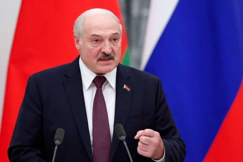 Theo hãng tin Nga RIA Novosti và các phương tiện truyền thông khác vào ngày 27/8, Tổng thống Belarus Alexander Lukashenko đã tiết lộ rằng một quan chức cấp cao của chính quyền Nga đã đề xuất sử dụng tên lửa siêu vượt âm Oreshnik, mới đưa vào sử dụng một lần, để tấn công phố Bankova ở thủ đô Kiev, trung tâm hành chính của chính quyền Ukraine, nhưng đã bị Tổng thống Nga Vladimir Putin bác bỏ vào phút chót.