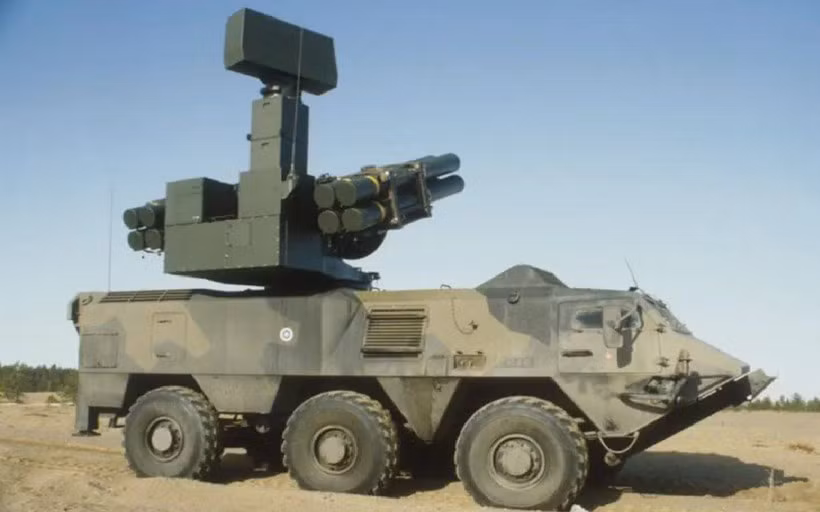 So với các hệ thống khác trong kho vũ khí phòng không của Ukraine, Crotale chiếm một vị trí quan trọng. Nếu Patriot PAC-3 do Mỹ cung cấp, có tầm bắn 100 km và trần bay 24 km, có khả năng đánh chặn tên lửa đạn đạo, nhưng lại quá mức đối với UAV tầm thấp.