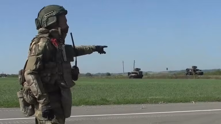 Không chỉ đẩy mạnh tiến công vào chiến trường chính Donbass, RFAF còn đang đẩy mạnh lập “vùng đệm an ninh” dọc khu vực biên giới với tỉnh Sumy của Ukraine, khi vào ngày 28/5, RFAF đã tiếp tục "mở niêm phong" một khu vực mới ở tỉnh Sumy.