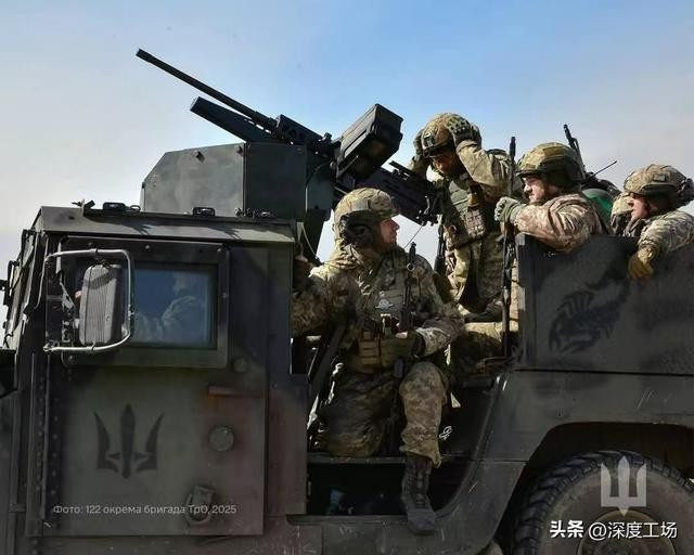 Bởi vì tỉnh Sumy là cửa ngõ bảo vệ Kiev và tầm quan trọng chiến lược của nó lớn hơn nhiều, so với các ngôi làng xung quanh thành phố Pokrovsk trên mặt trận Donbass. Khi AFU tăng cường quân số đáng kể ở Kharkov và Sumy, một lỗ hổng lớn sẽ xuất hiện ở khu vực Donbass, khi quân số giảm đi.