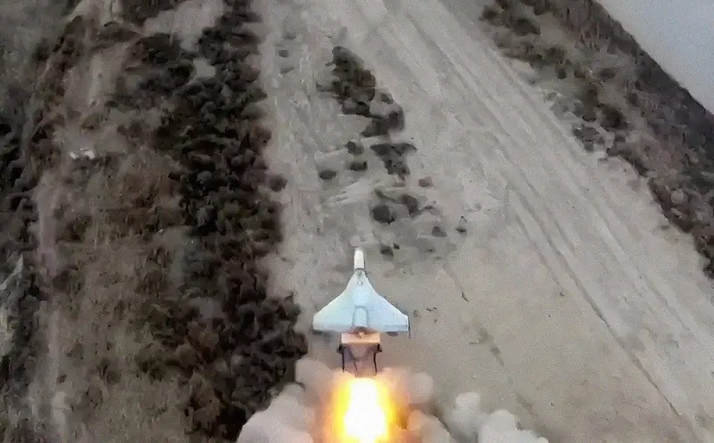 Chiến thuật tập kích đường không của Nga hiện nay là họ liên tục thay đổi lộ trình của UAV tự sát tầm xa và cố gắng điều khiển chúng bay ở độ cao lớn (thường là trên 2 km) so với mặt đất rồi lao thẳng xuống mục tiêu. Ở độ cao này, chúng dễ dàng bị radar của Ukraine phát hiện, nhưng lại nằm ngoài tầm bắn của súng pháo phòng không của các đội hỏa lực cơ động, ông Ignat giải thích.