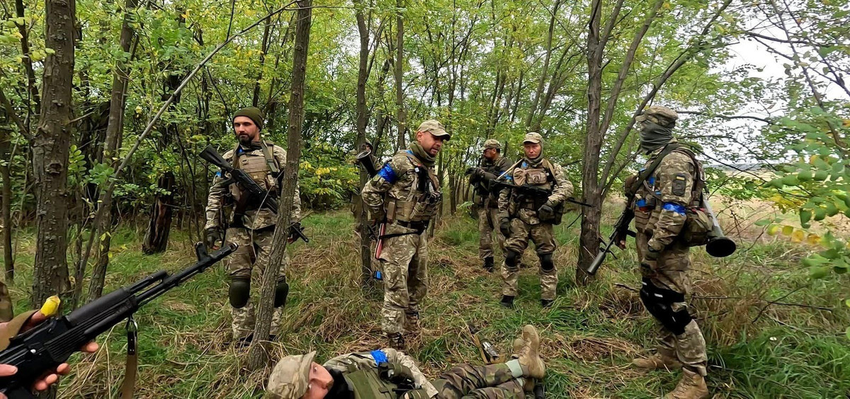 Cũng cần lưu ý rằng, hiện Bộ Tổng tham mưu AFU đã tập trung một số lượng lớn quân số và vũ khí trang bị tại khu vực Pokrovsk; không nơi nào khác trên mặt trận có lực lượng dày đặc như vậy. Điều này cho thấy tầm quan trọng của việc giữ Pokrovsk đối với Kiev.