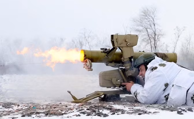 Sự tiến công của Nga chắc chắn đặt ra mối đe dọa nghiêm trọng đối với những huyết mạch này. Nếu RFAF kiểm soát các tuyến đường này, nhóm quân Ukraine tại Orekhiv sẽ bị cô lập và bất lực, khả năng phòng thủ của họ sẽ bị suy yếu đáng kể.