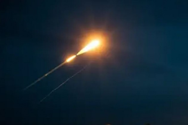 Cuộc tấn công này là một phần của làn sóng tấn công bằng UAV lớn hơn đang nhấn chìm miền trung nước Nga. Tại Tatarstan, vào tối ngày 25/5, lực lượng phòng không Nga đã đẩy lùi một cuộc tấn công vào Yelabuga, nơi mục tiêu có khả năng là khu kinh tế đặc biệt Alabuga.