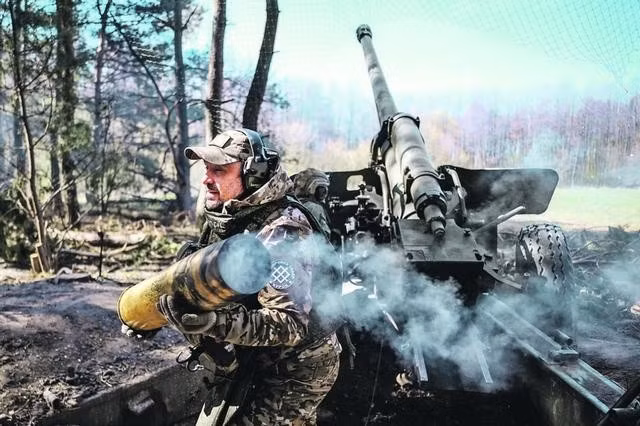 Đây cũng là lý do tại sao “Chiến dịch Kursk" của Kiev bị coi là một nước đi tồi, bởi vì Ukraine đã cưỡng ép mở một mặt trận mới, khi sức mạnh của chính họ không đủ. Trên lý thuyết, chiến dịch này của Kiev là kìm hãm kế hoạch tấn công chính của quân đội Nga ở Donetsk, khi một phần quân Nga phải quay trở lại để bảo vệ Tỉnh Kursk.