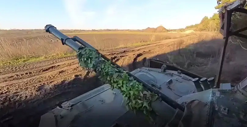 Hiện nay, quân đội Nga có thể cũng sắp huy động toàn bộ quân đội Ukraine vào chiến đấu. Chiến dịch tấn công mùa hè này của RFAF sẽ có quy mô chưa từng có. Tổng tư lệnh mới của Quân đội Nga, Tướng Mordvichev, sẽ chỉ huy hai nhóm tác chiến chính là Donbass và Kursk.