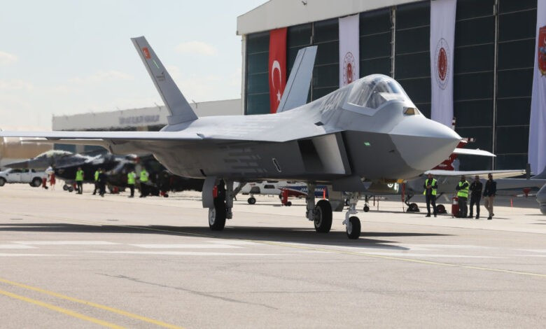 Hơn nữa, tin tức về việc phát triển chung chiến đấu cơ tàng hình KF-21 với Hàn Quốc và mua máy bay chiến đấu TFX Khan từ Thổ Nhĩ Kỳ đã lan truyền. Thậm chí có cả một "đơn hàng lớn" trị giá 10 tỷ USD được chào mời, nhưng cuối cùng, tất cả đều chỉ là hợp đồng "tiềm năng".