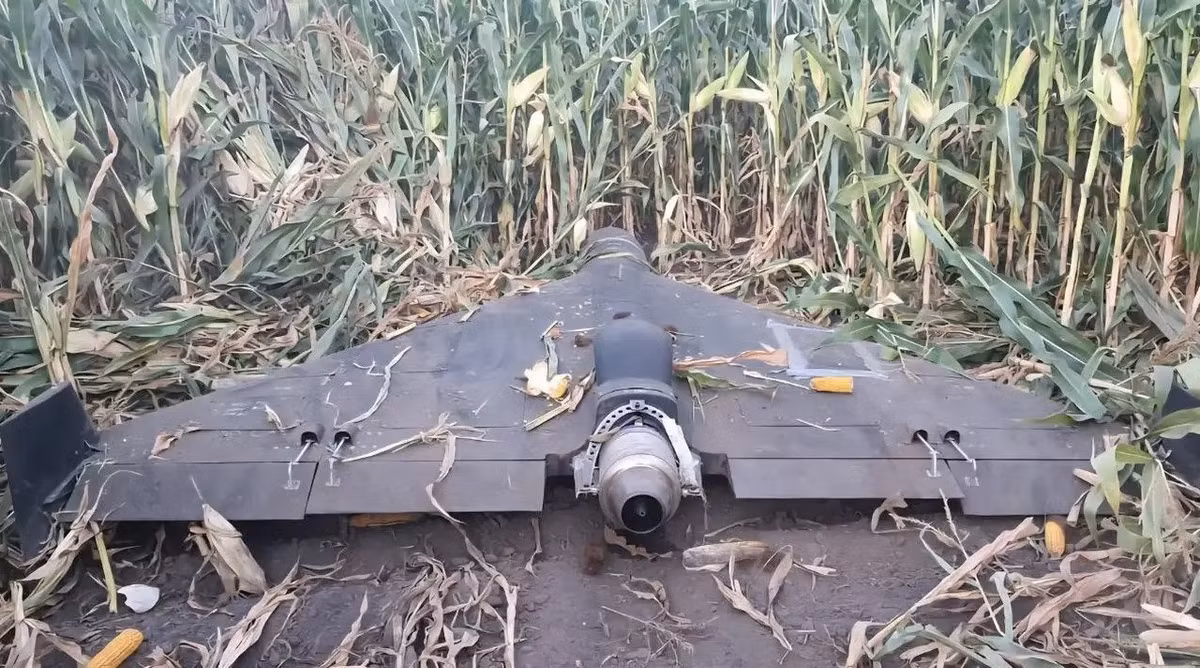 Từ tháng 1 đến tháng 8/2025, Nga đã sử dụng 34.000 UAV tấn công tự sát tầm xa dòng Geranium, để thực hiện các cuộc tấn công cường độ cao và chính xác vào Ukraine. Trong khi tỷ lệ đánh chặn của AFU đã giảm từ 93% vào năm 2024 xuống còn 88% trong năm nay, giảm 5%. Điều này có nghĩa là 4.080 UAV Geranium đã tấn công chính xác các mục tiêu ở Ukraine.