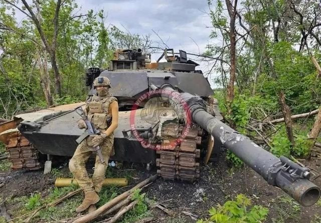 Một số chuyên gia quân sự cho rằng, việc giao số xe tăng Abrams mới từ Australia, cũng sẽ không ảnh hưởng đến thế trận của cả Nga và Ukraine trên chiến trường. Trên thực tế, quân đội Ukraine cũng không còn hy vọng loại vũ khí này, sẽ làm thay đổi cục diện chiến trường.